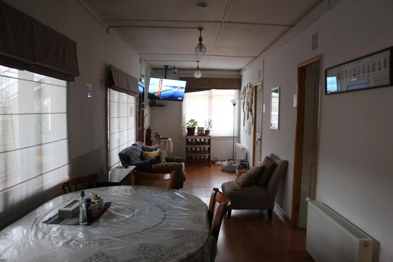 Aska Patagonia Hostel Punta Arenas Exterior photo